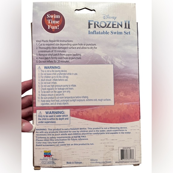 Disney Frozen II 3 Piece Vinyl Inflatable Floaties Swim Set - Ages 3+ - Picture 2 of 3